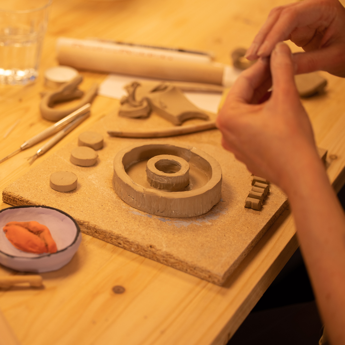 Keramik selber machen in Hamburg – Handbuilding Kurs bei Studio Amun