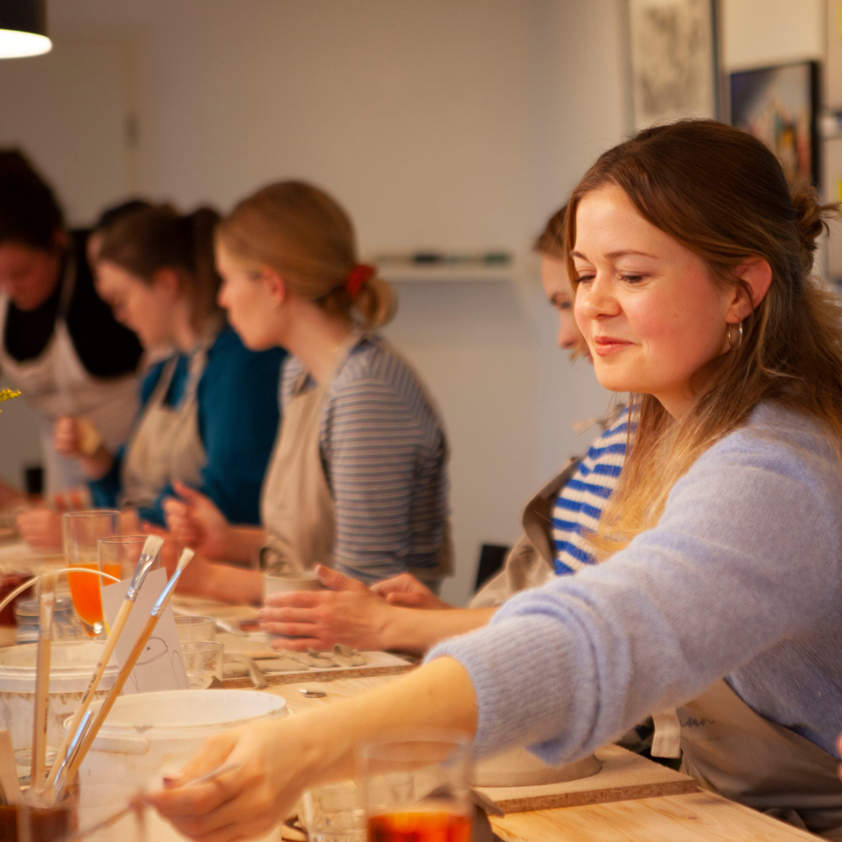 Töpfern ohne Drehscheibe in Hamburg – Handbuilding bei Studio Amun