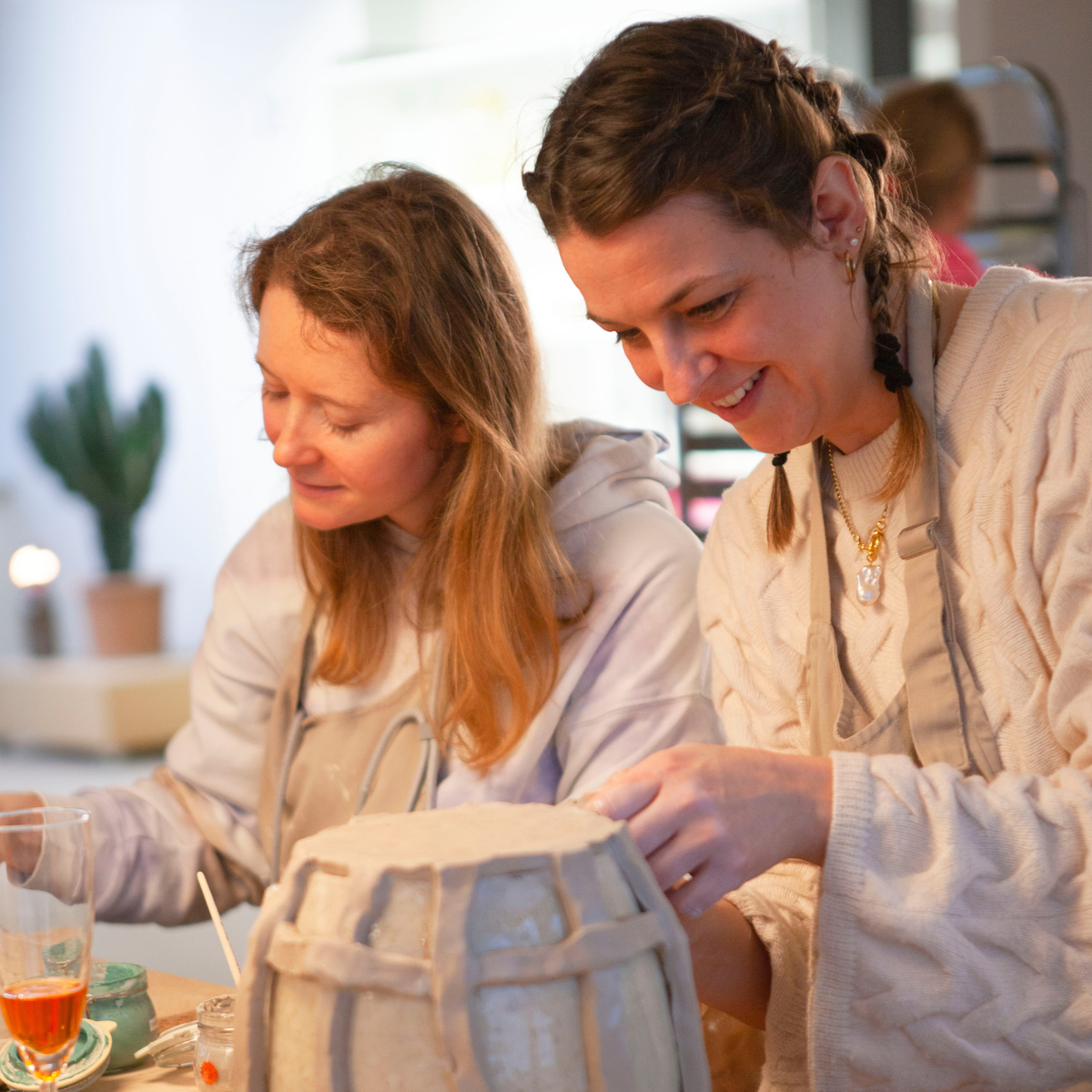 Handbuilding Keramik gestalten – kreative Formen ohne Drehscheibe